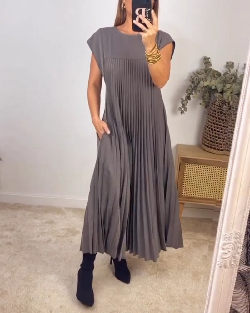 Elena™ | A dress with timeless comfort