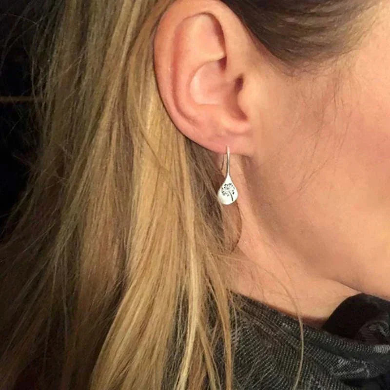 Exclusive Silver Earrings in the Shape of Dandelion Leaves