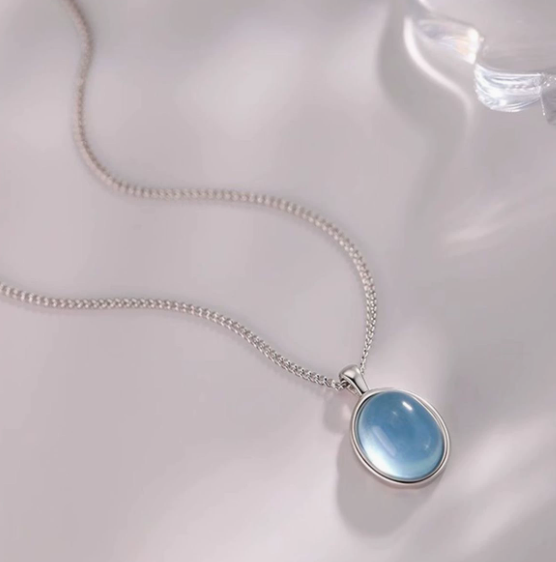 Antique White Opal Necklace | White Gold