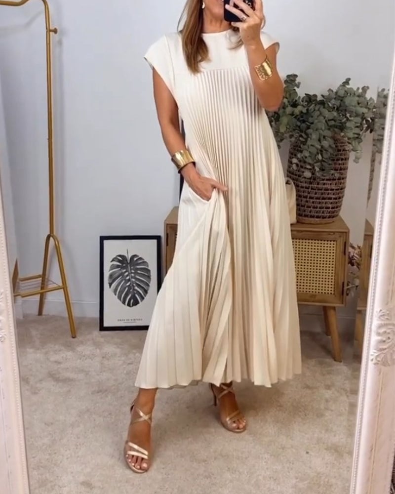 Elena™ | A dress with timeless comfort