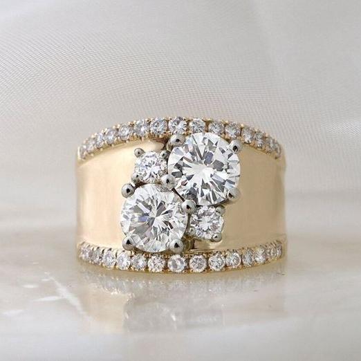 Vintage Ring made of shiny zirconium in gold