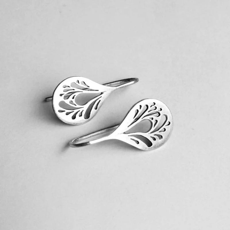 Antique Hollow Earrings | White Gold