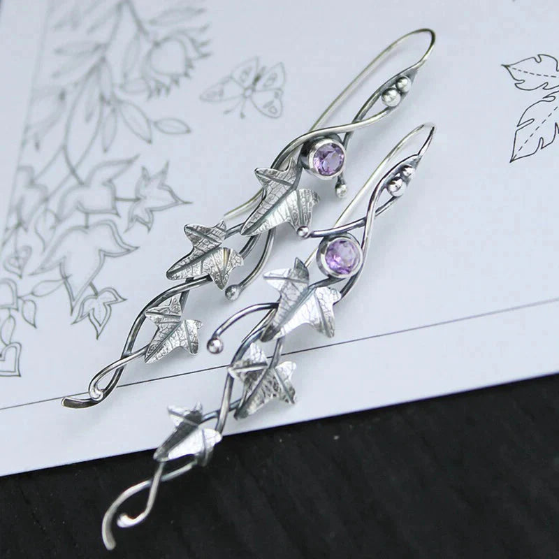 Antique Leaf Motif Earrings | White Gold