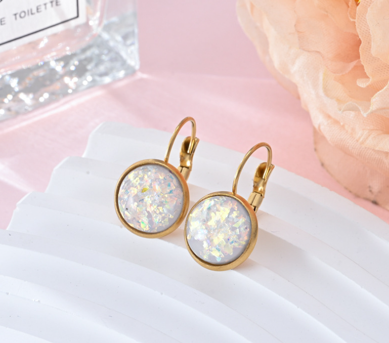 Antique opal earrings with shine | Gold