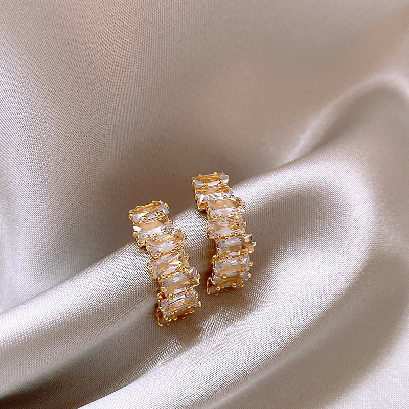 Elegant Gold Earrings with Sparkling Zirconia