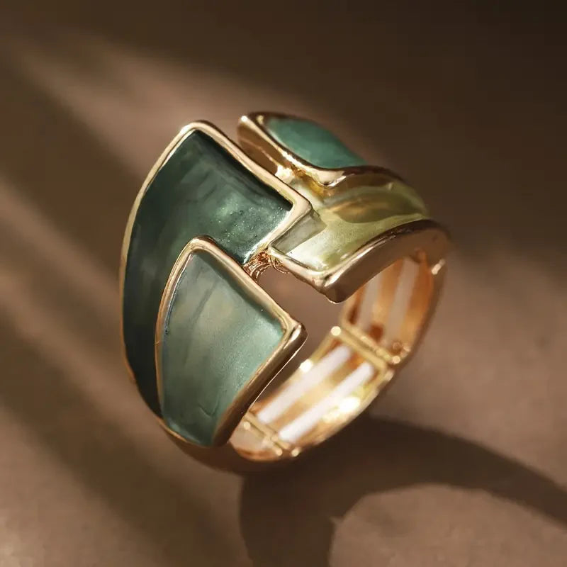 Golden leaf ring with shine | Gold