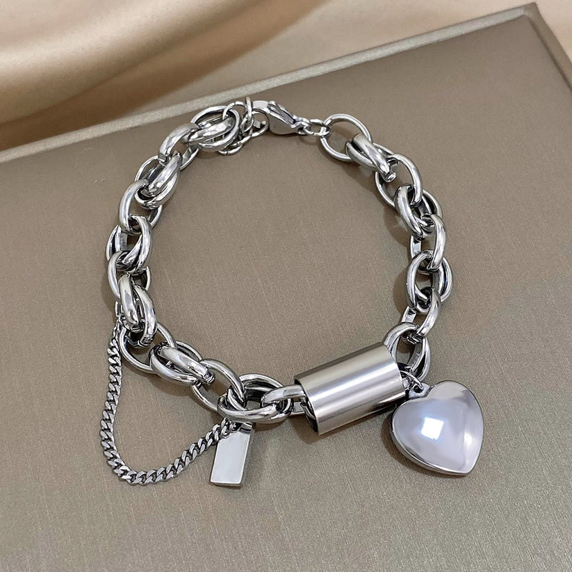 Heart-shaped bracelet | Gold
