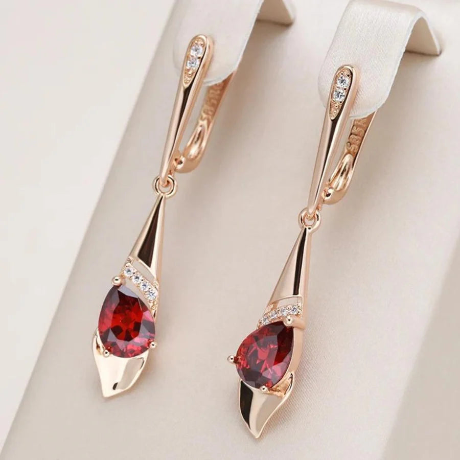 Beautiful pendant with red crystal earrings | Gold