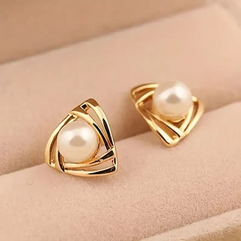 Beautiful pearl and gold earrings | Gold