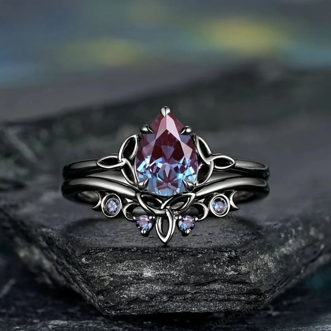 Ring with amethyst layer | White gold