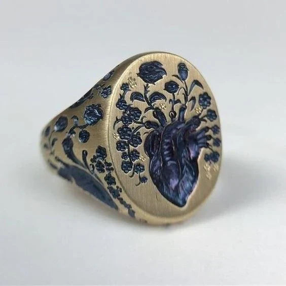 Ring with Royal Floral Motif | Gold