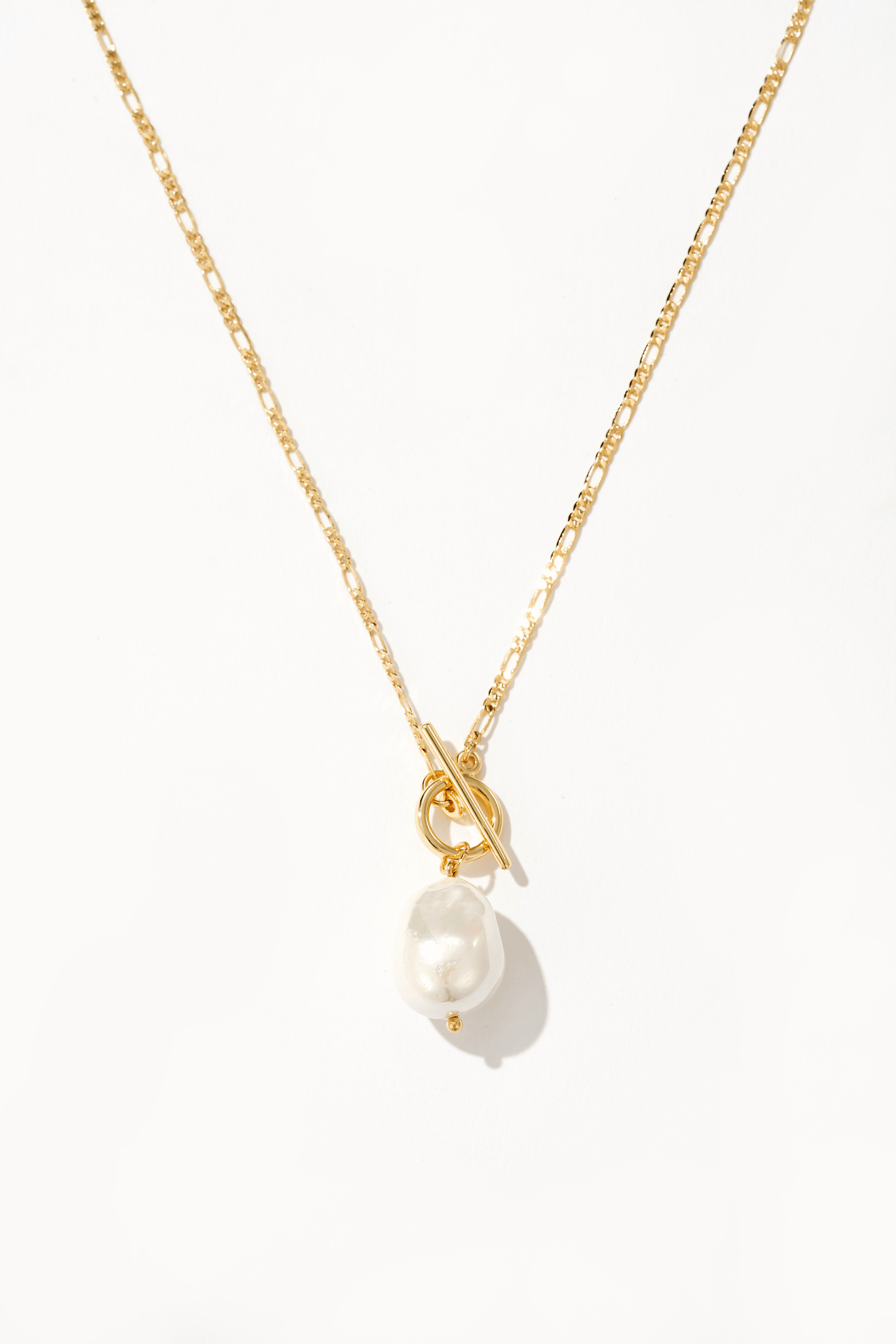 Elegant Necklace with Golden Pearls