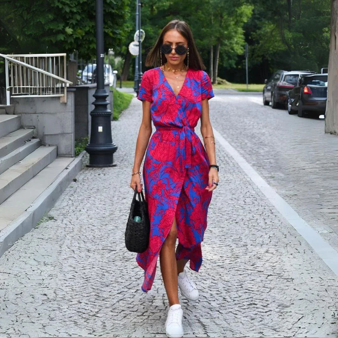 Giada™ | Elegant dress with V-neck and tailored fit