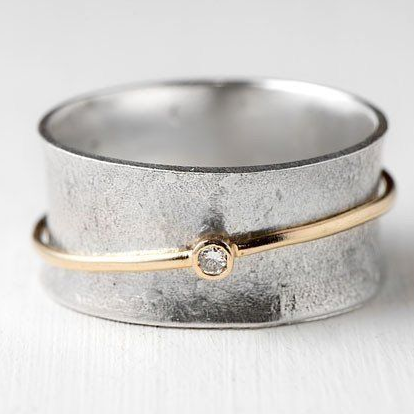 Elegant Gold Ring™ – Silver & Shine