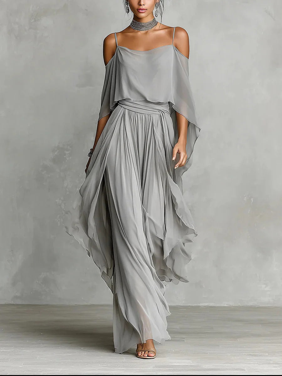 Isabela | Complete grey outfit with spaghetti strap top and light trousers